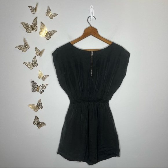 ๐ฆ๐ DIVIDED | Gray Black Cinch Waist Midi Dress - Picture 9 of 9